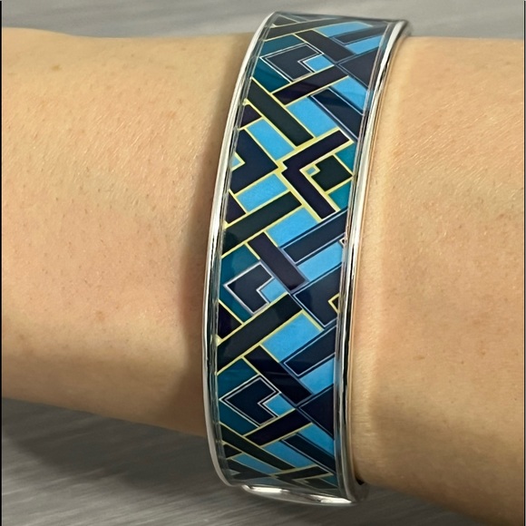 Chico's Jewelry - NTW Chico's Silver and Enamel Bangle Bracelet with Chevron Design